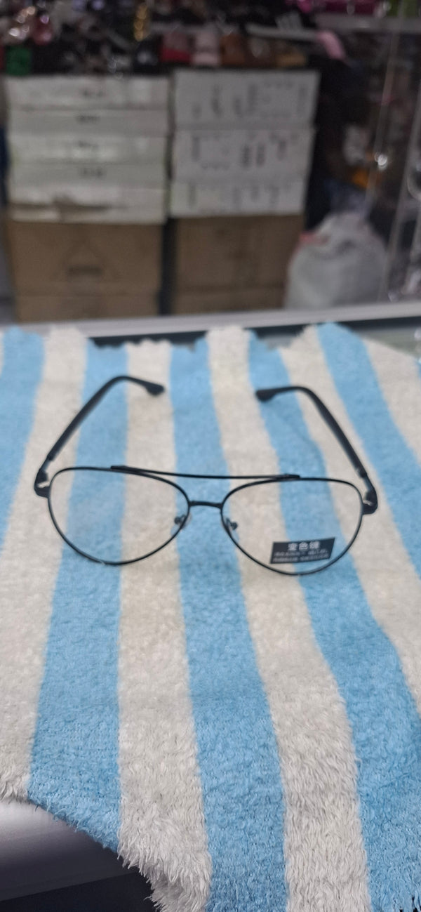 Photochromic sunglasses